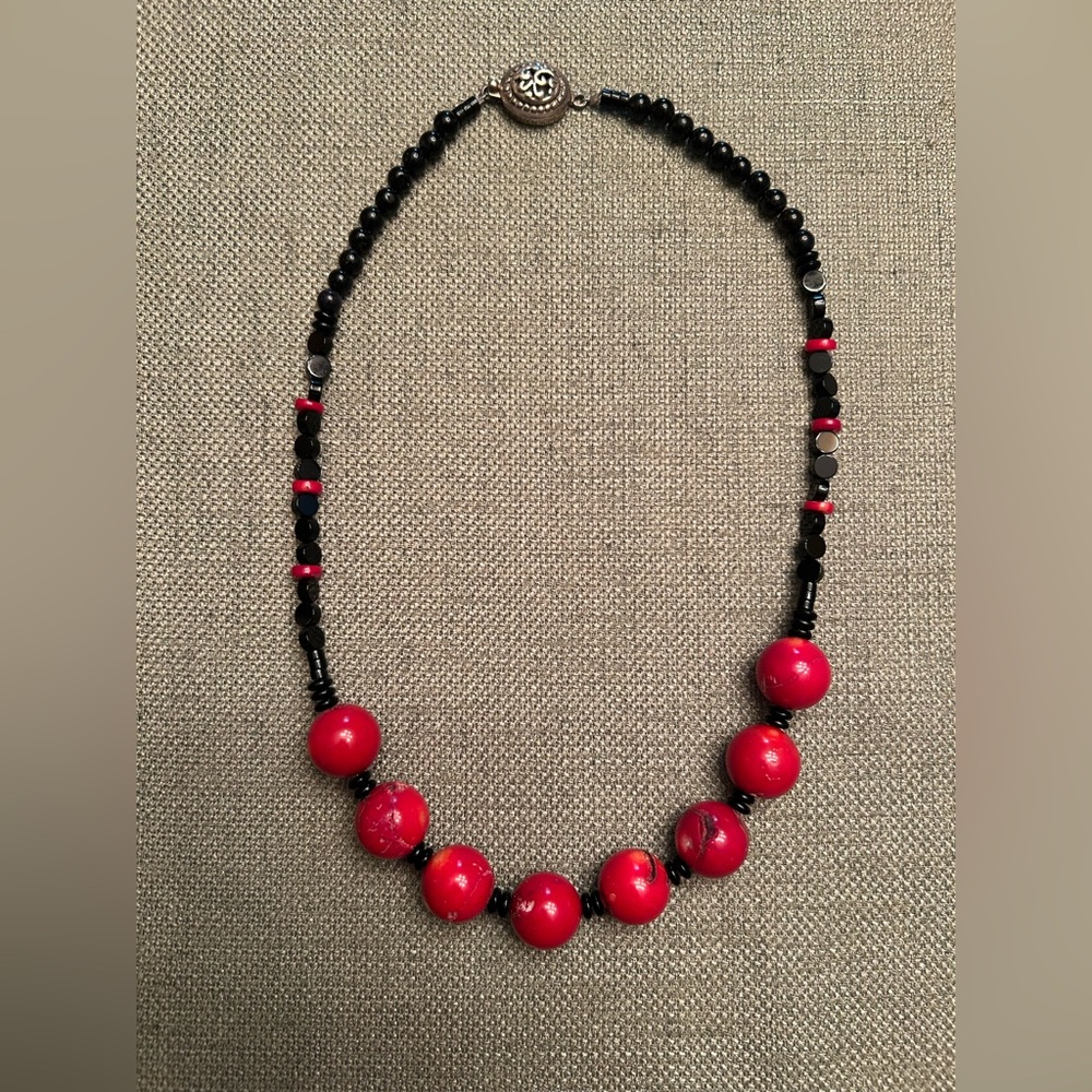 Vintage Elegant Red and Black Beaded Necklace with Sterling Silver Clasp